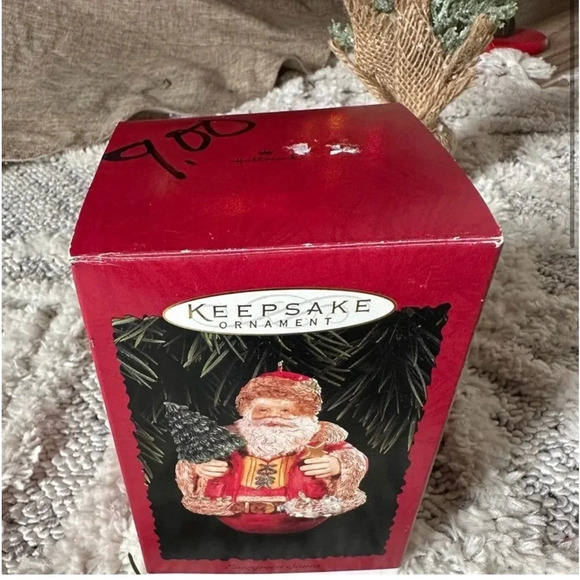 Vintage Evergreen Santa Hallmark
Ornament 1996 - Picture 3 of 4